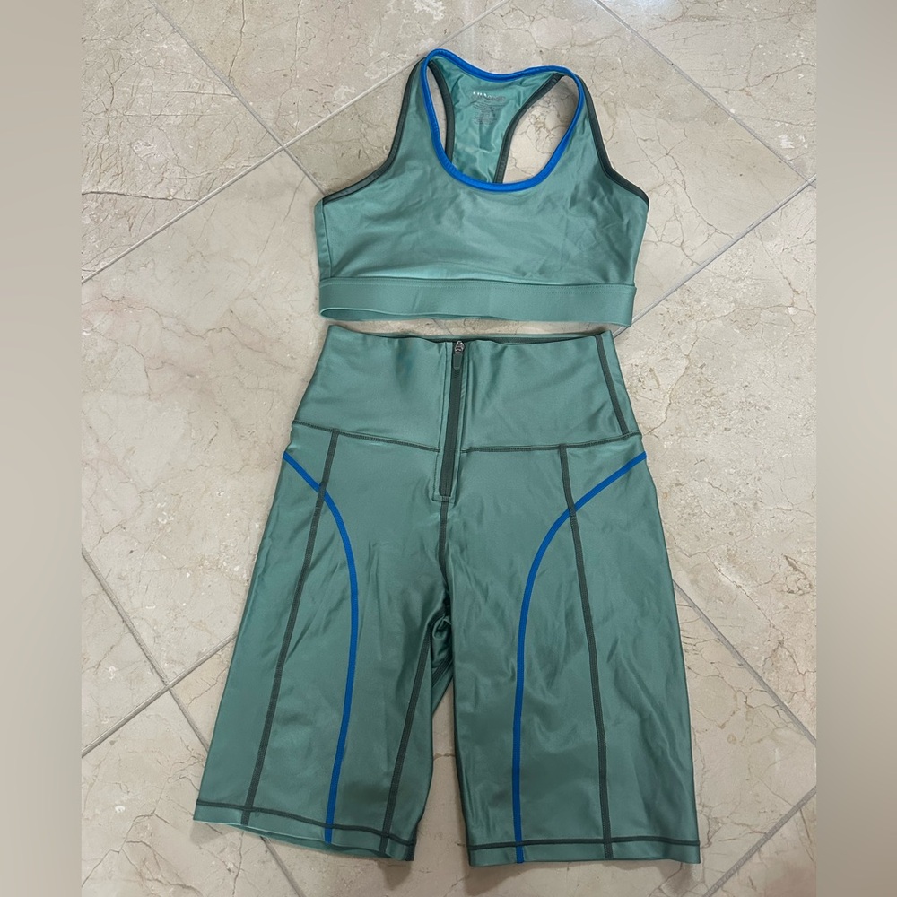 Size Small All Access set worn 1x, no flaws